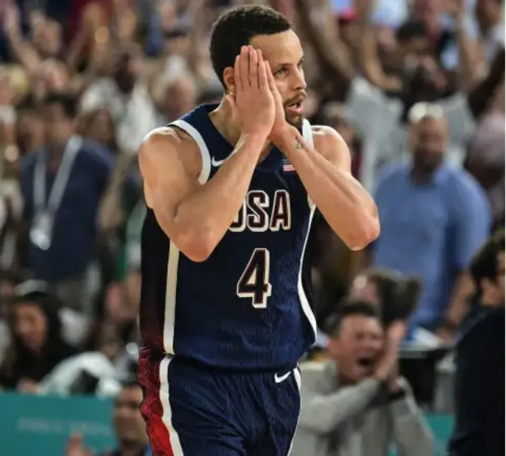 Golden State Warriors’ Superstar Stephen Curry Shatters Another Record Off the Court