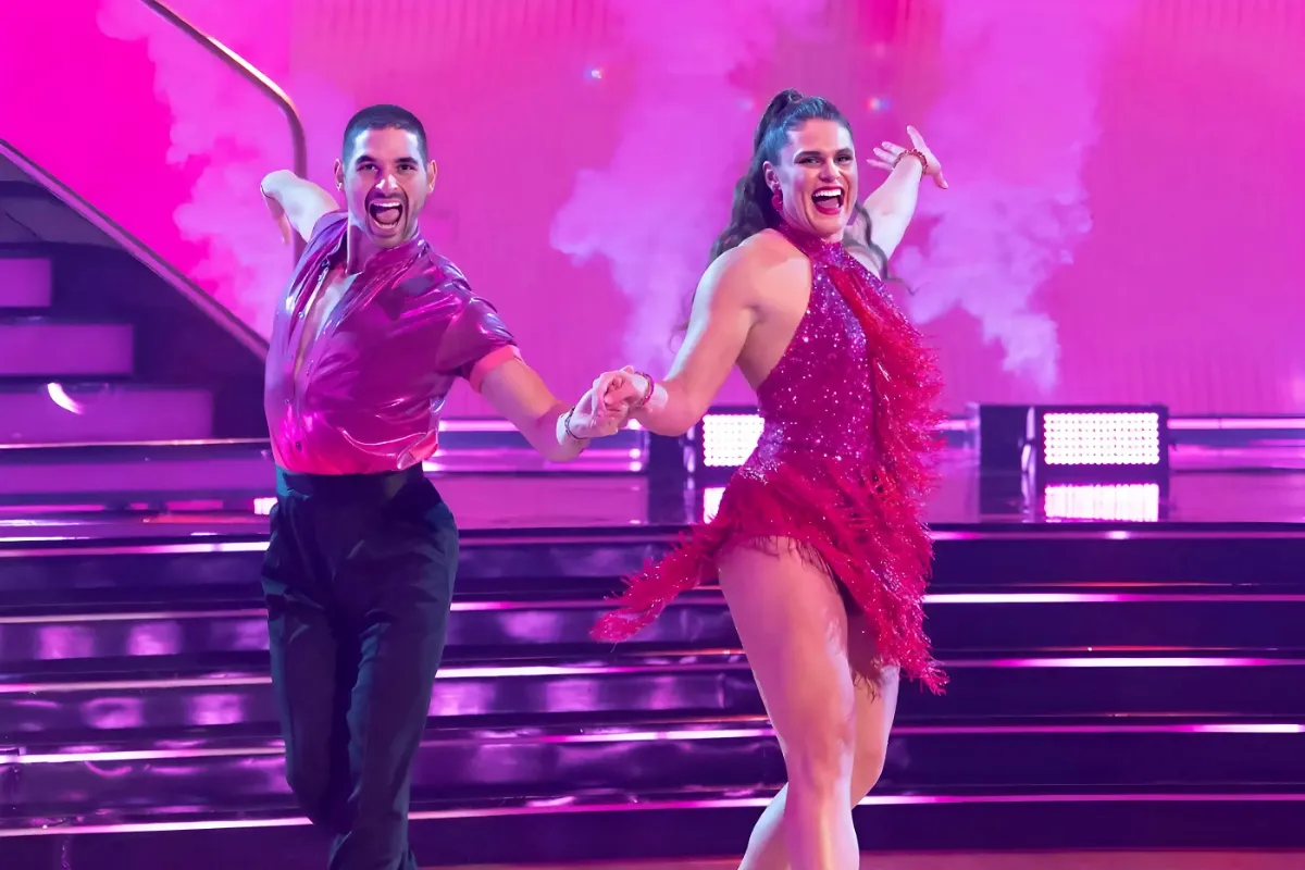 Ilona Maher’s Glittery ‘DWTS’ Outfit Literally Left a Mark tram