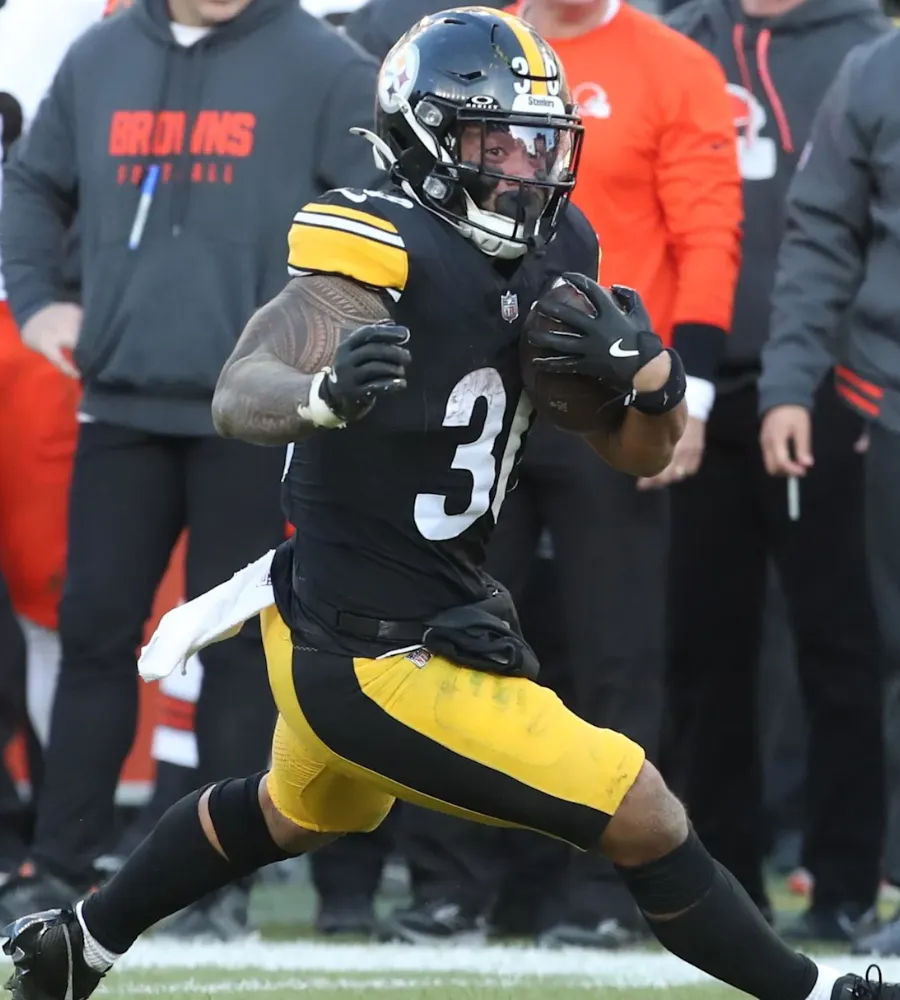 Warren’s Big Shift: From Underdog to Steelers’ RB1 – A Smarter, Longevity Gameplan