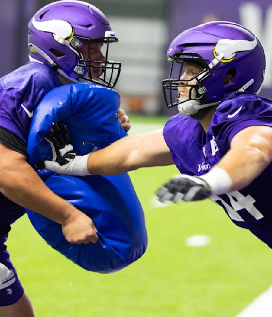 2 Vikings veterans whose roles will be pushed by rookies in 2025