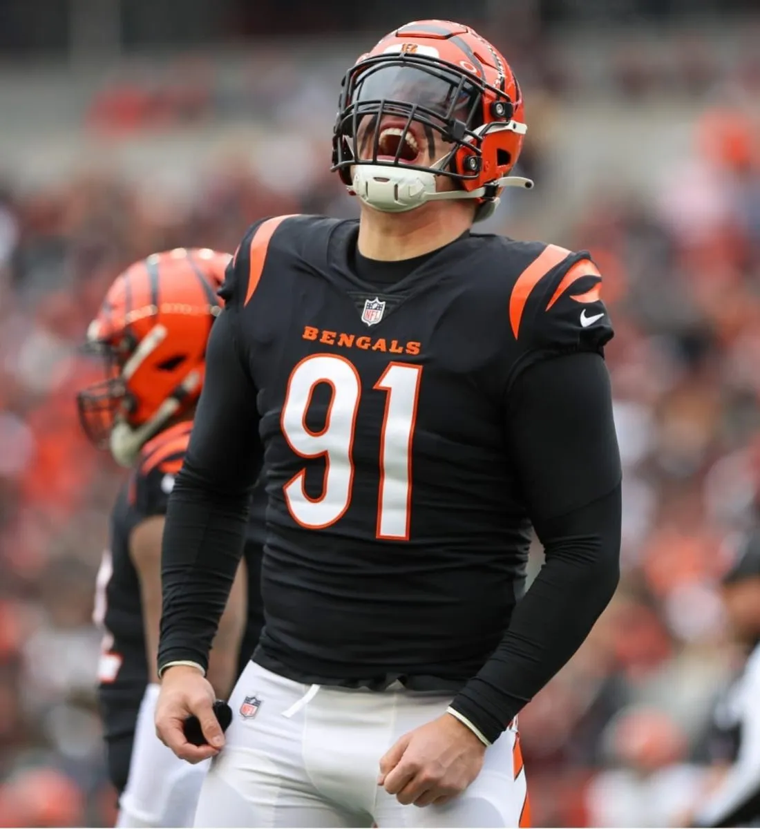 Report: Bengals restart talks with star DE Trey Hendrickson