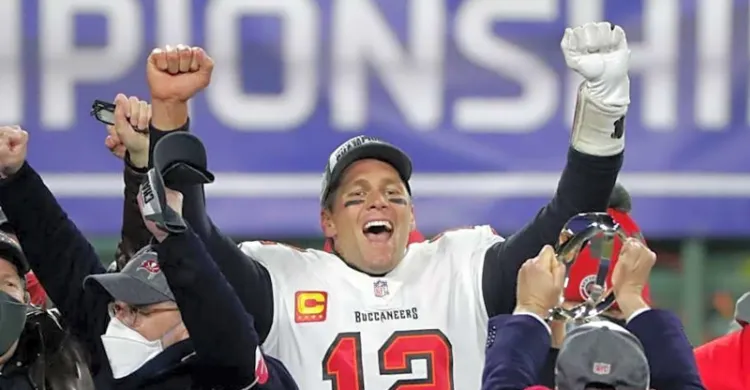 Should the Buccaneers honor Tom Brady with a statue next?