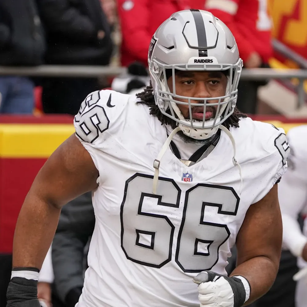“Geno won’t survive another collapsing pocket” – Should the Raiders add a right tackle before it’s too late? Concerns mount as shaky O-line threatens to derail Las Vegas’ rebuild under Pete Carroll - suong