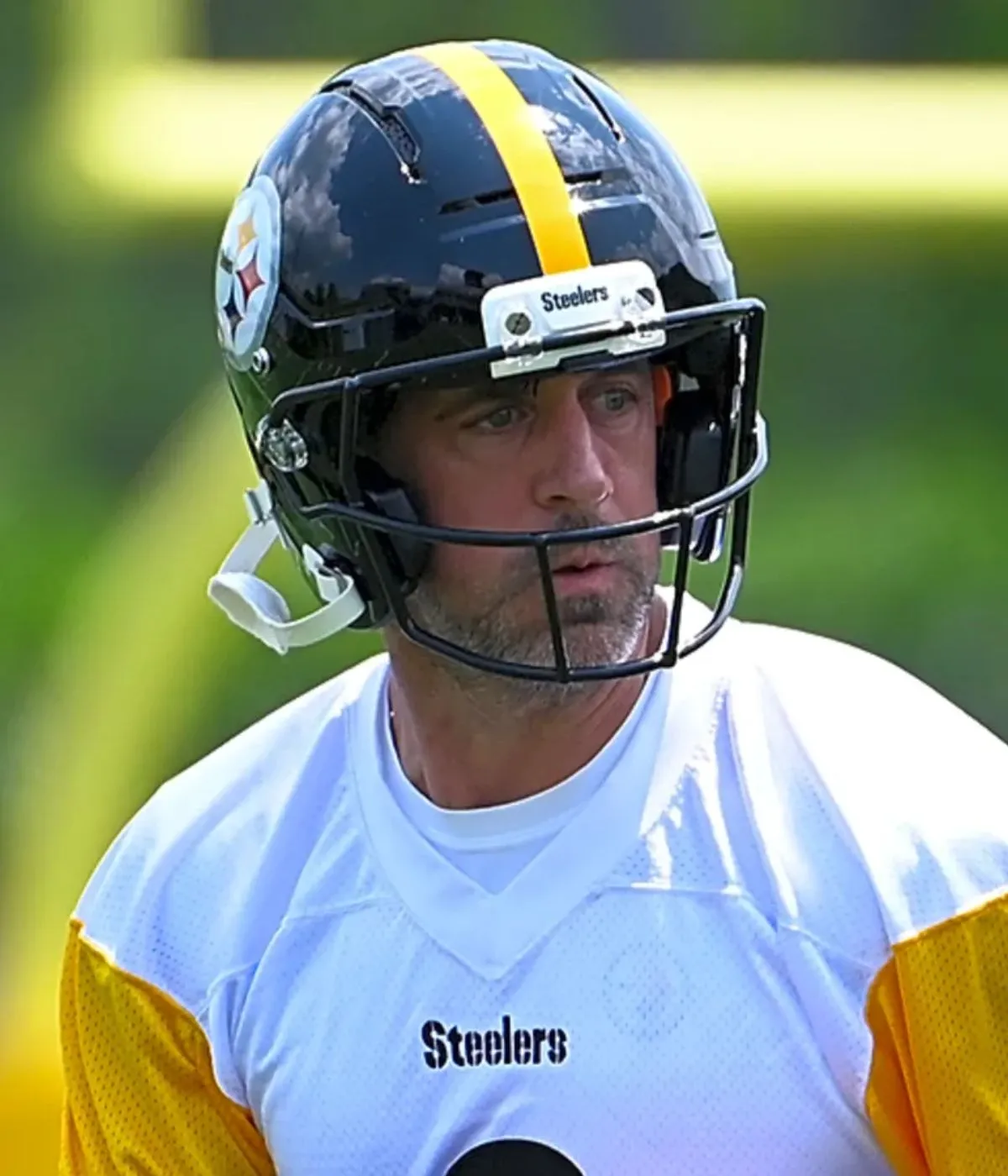 Insider shares how Aaron Rodgers is fitting in with Steelers