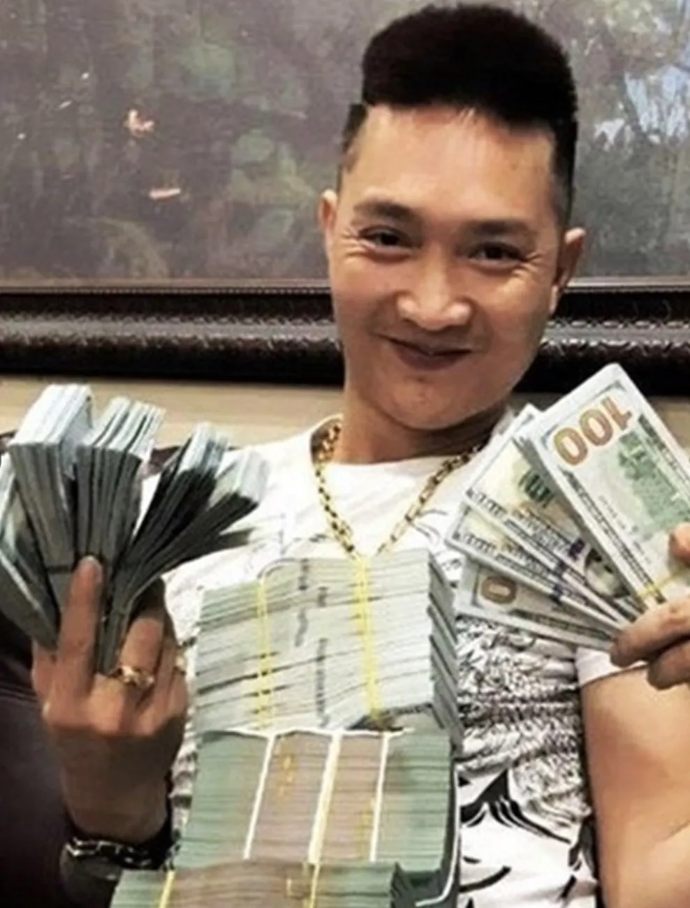 Công an chính thức vào cuộc kiểm kê khối tài sản khổng lồ của Huấn Hoa Hồng