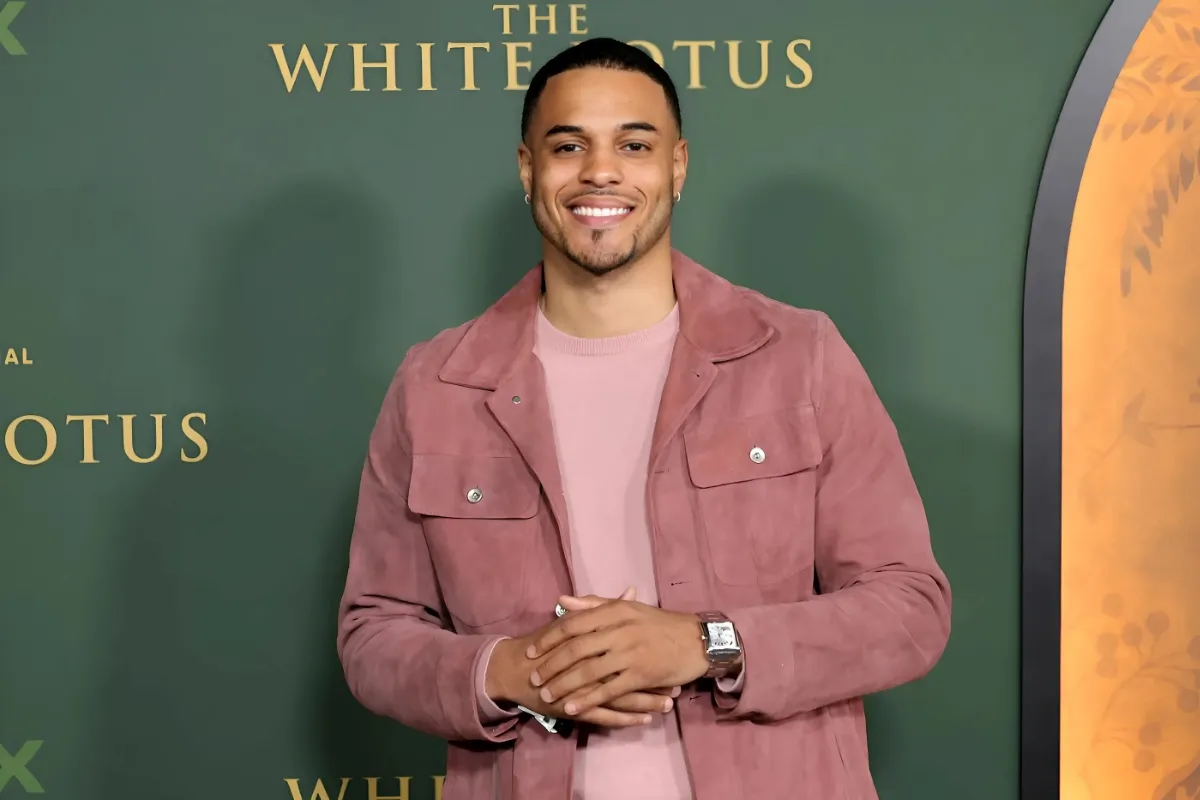 Bachelor’s Grant Ellis Says Internet Is ‘Entitled’ to Own Opinions After Juliana Pasquarosa Split tram