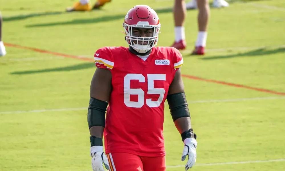 Chiefs Post Major Trey Smith Hint Amid Contract Negotiations