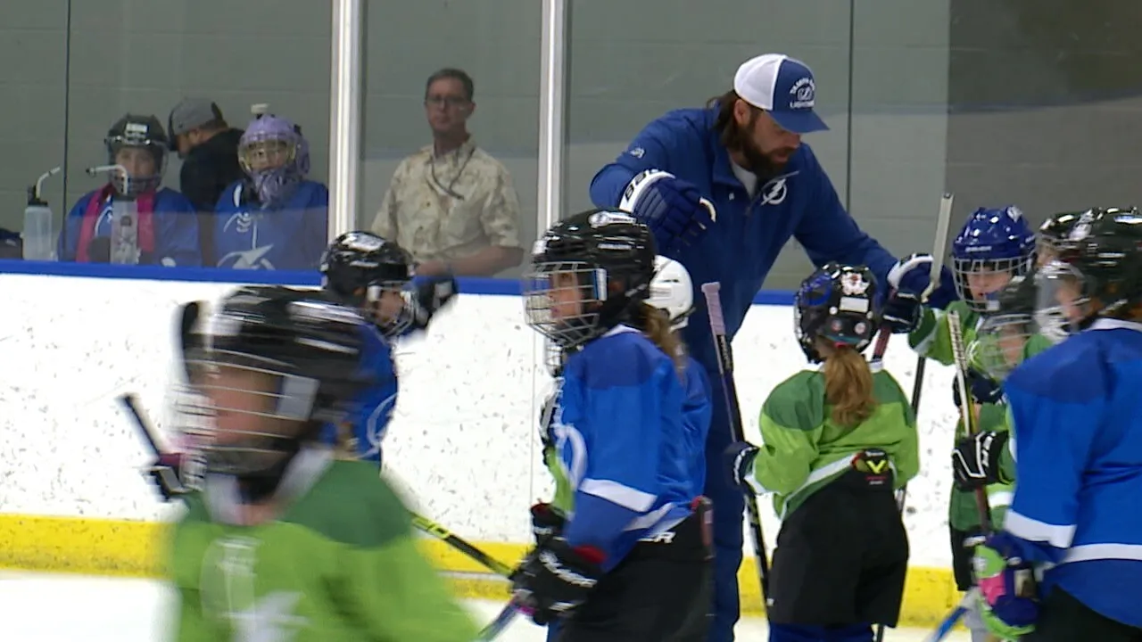 Pat Maroon energized to give back at Bolts’ girls summer hockey camp this week