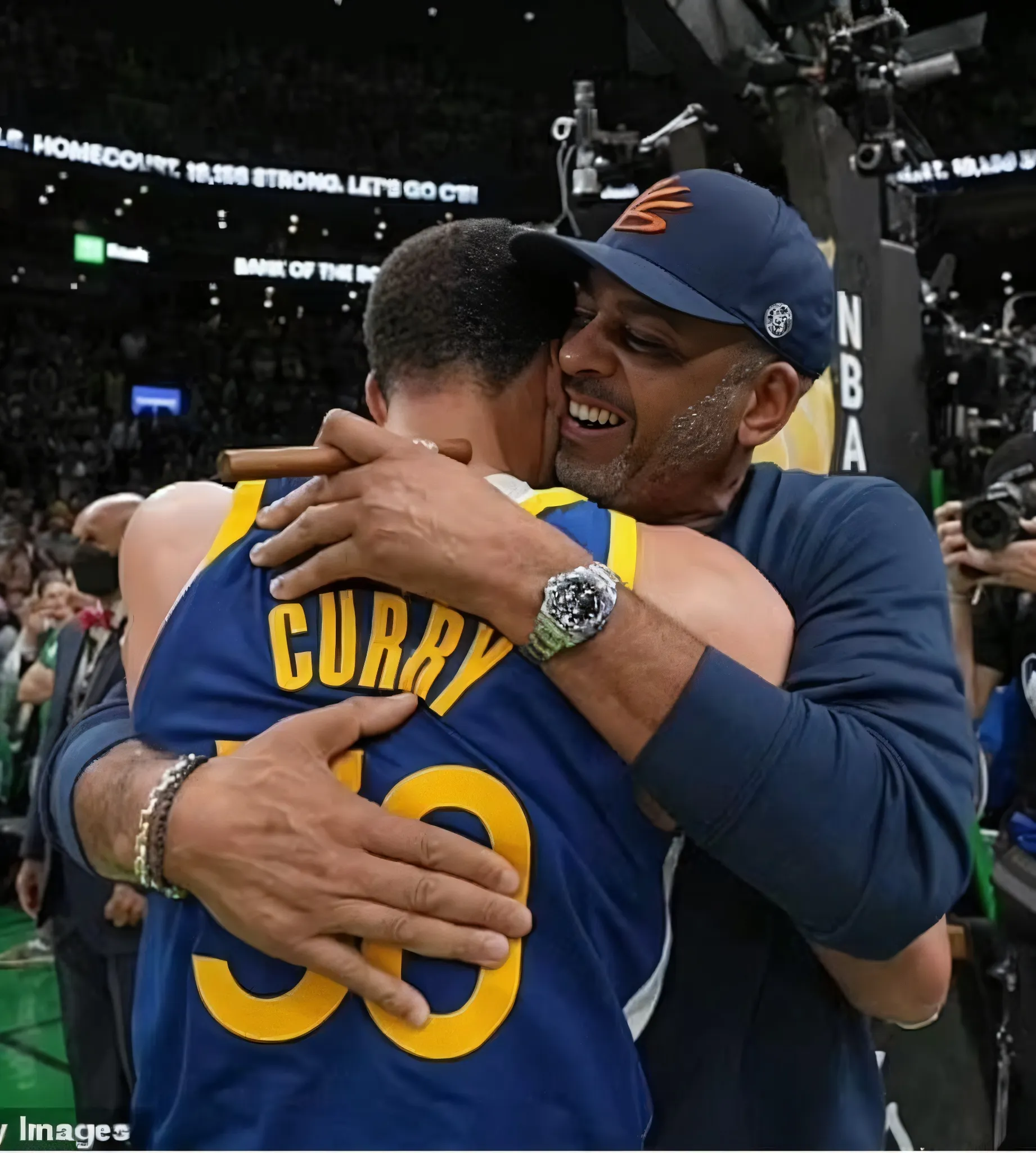 'Put Him in the Corner at 40, 41 Years Old': Steph Curry’s Father Dell in Awe of Warriors Star, Speaks Up About His Future