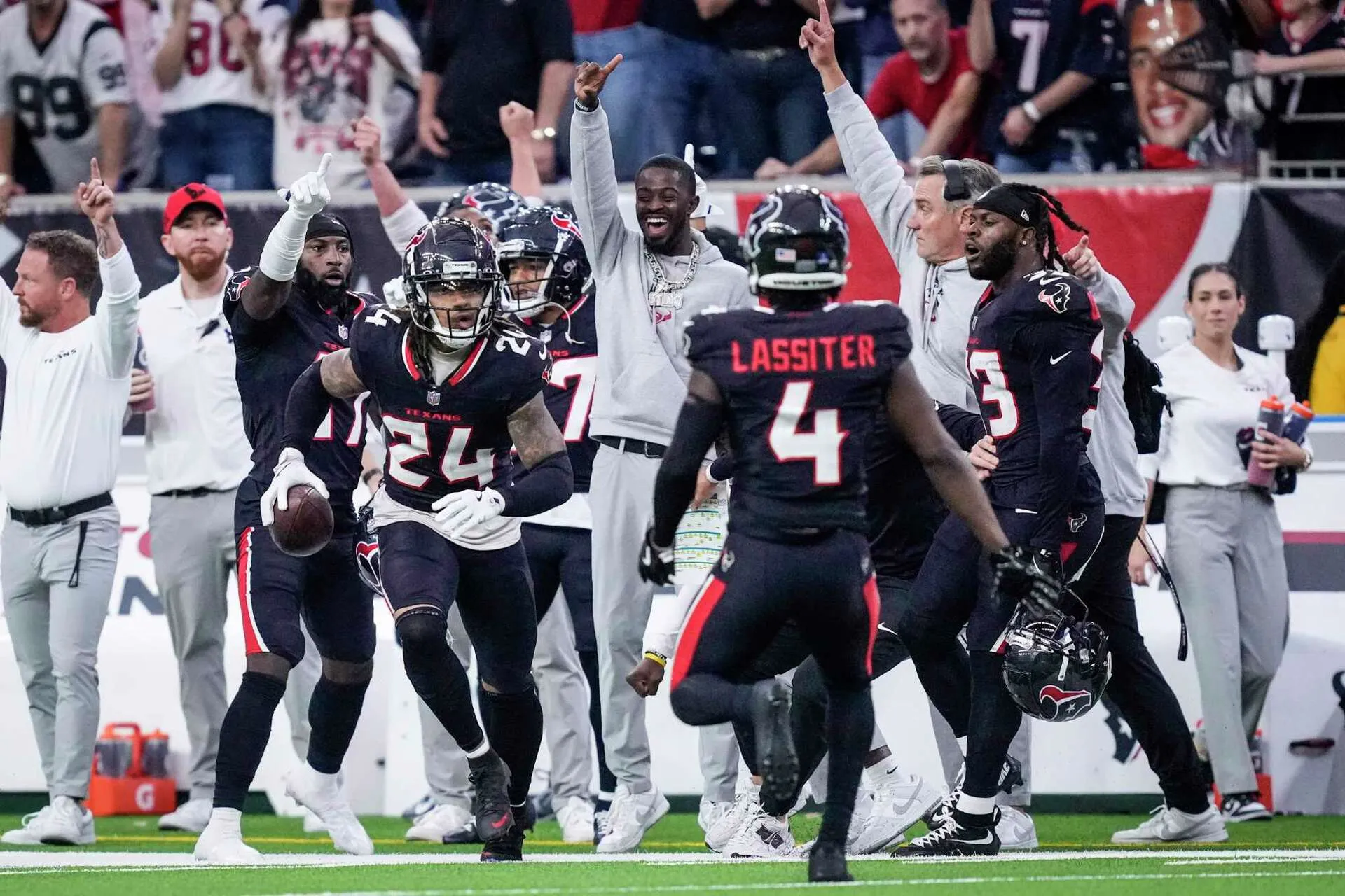 Houston Texans Defensive Duo Earns Head-Turning Ranking Ahead of 2025 Season