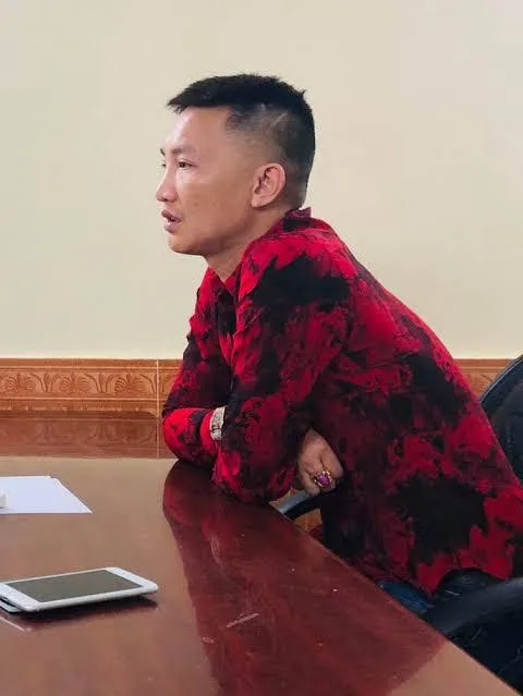 Lật tẩy “công nghệ” sản xuất nước hoa giả Made in Dubai... bằng máy đánh trứng