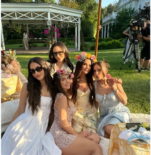 Mauricio Felt Emotional About This Photo of "Gorgeous" Kyle Richards & Their Daughters
