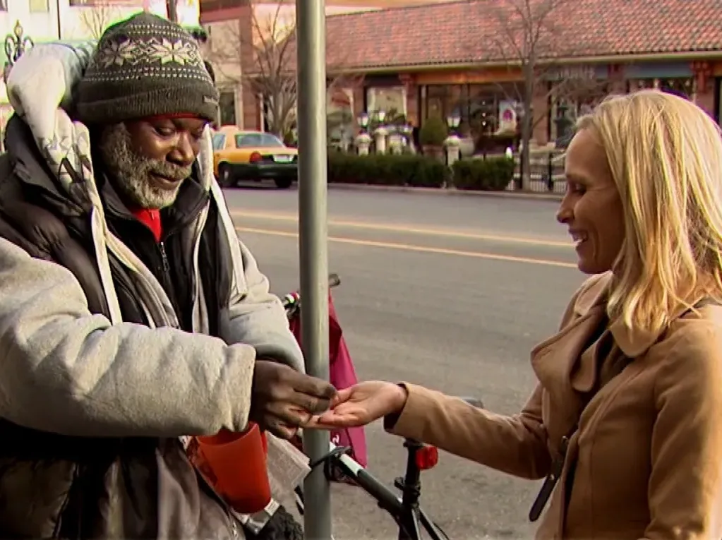 Homeless man returns ring, gets over $190K and reconnects with Texas family Homeless man returns ring, gets over $190K and reconnects with Texas family
