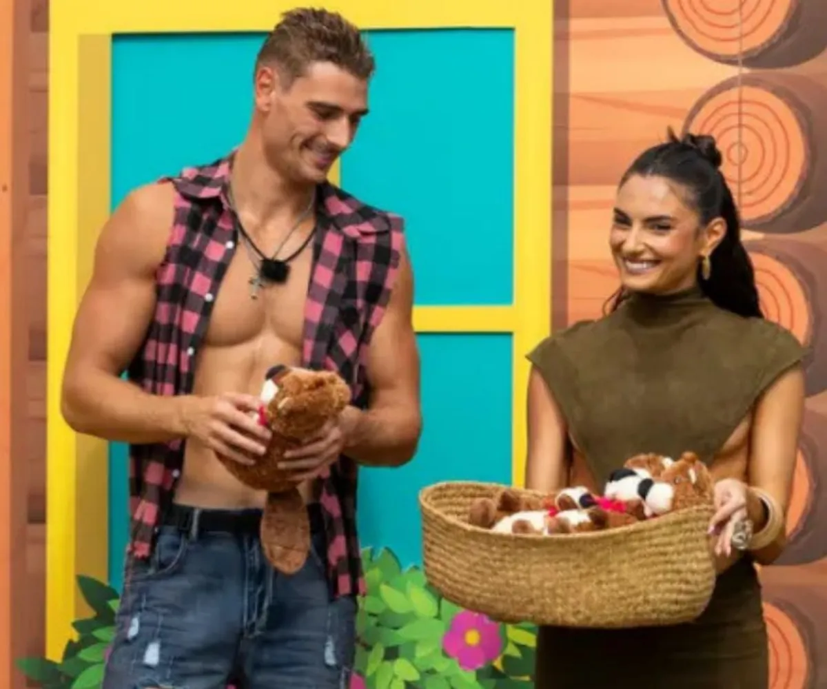 “She glamorized passing out like it was cute” – Paige DeSorbo slammed for ‘romanticizing’ her on-set collapse in Fiji, as critics accuse her of downplaying serious medical scare in podcast retelling that’s now sparking major backlash - suong
