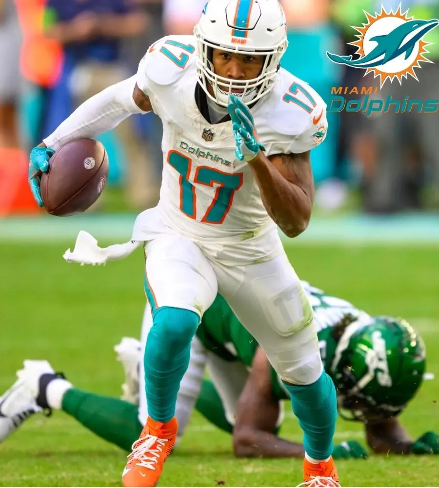 PFF Ranks Dolphins’ Wide Receiver Room Outside Of Top Five
