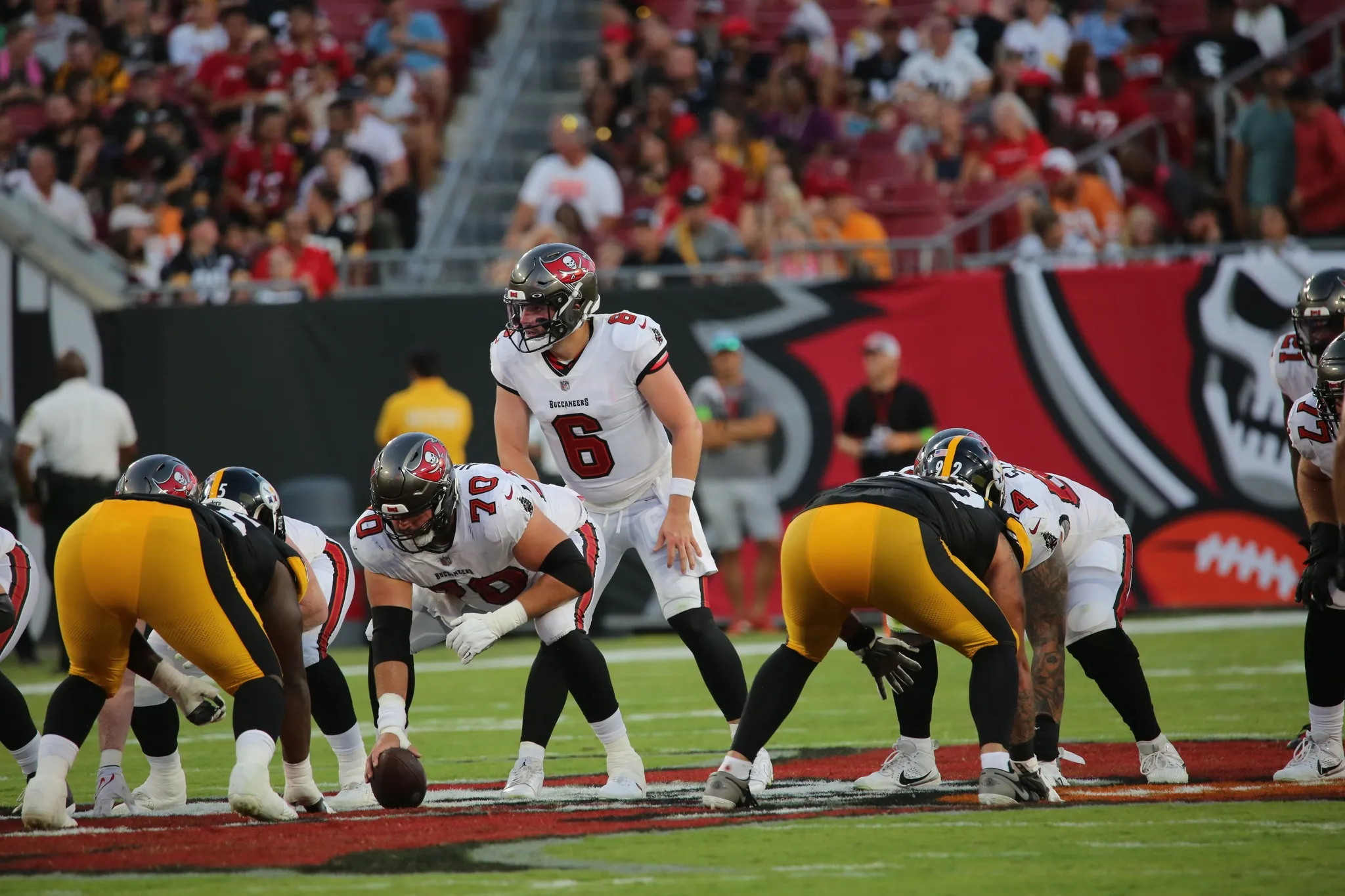 Blockbuster Steelers Trade Proposal Lands Former Rival QB to Replace Aaron Rodgers