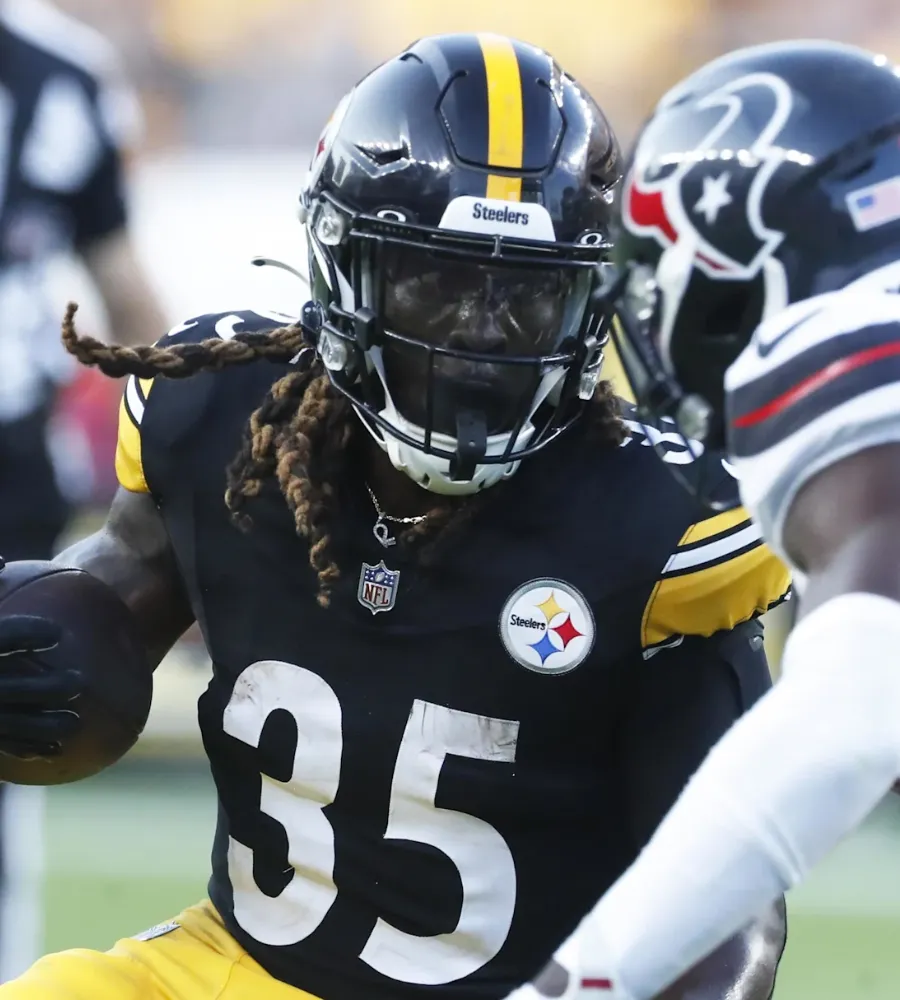 Steelers Cut Jonathan Ward as Youthful Backfield Takes Shape Under Rodgers