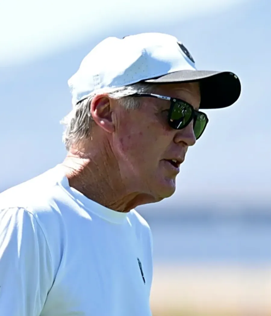 Las Vegas Raiders HC Pete Carroll is helping Raiders players in a way they have never seen