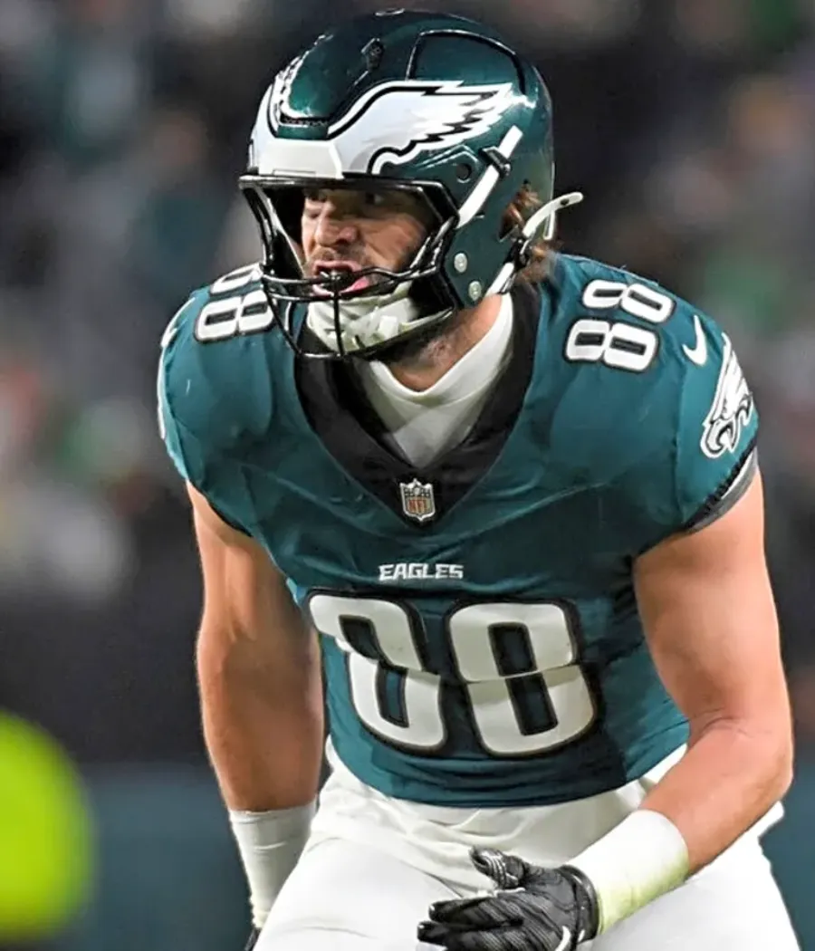 Eagles’ Dallas Goedert takes up new role at Tight End University