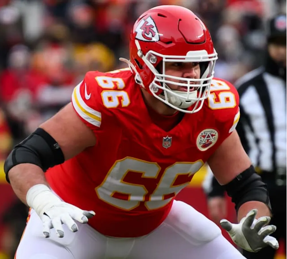 Chiefs OL Mike Caliendo speaks on potentially uncomfortable practice dynamic with his biggest competition for a starting job
