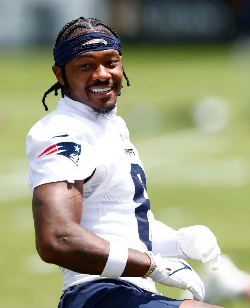 Patriots’ Stefon Diggs Sends Message on Rehab ‘Work’