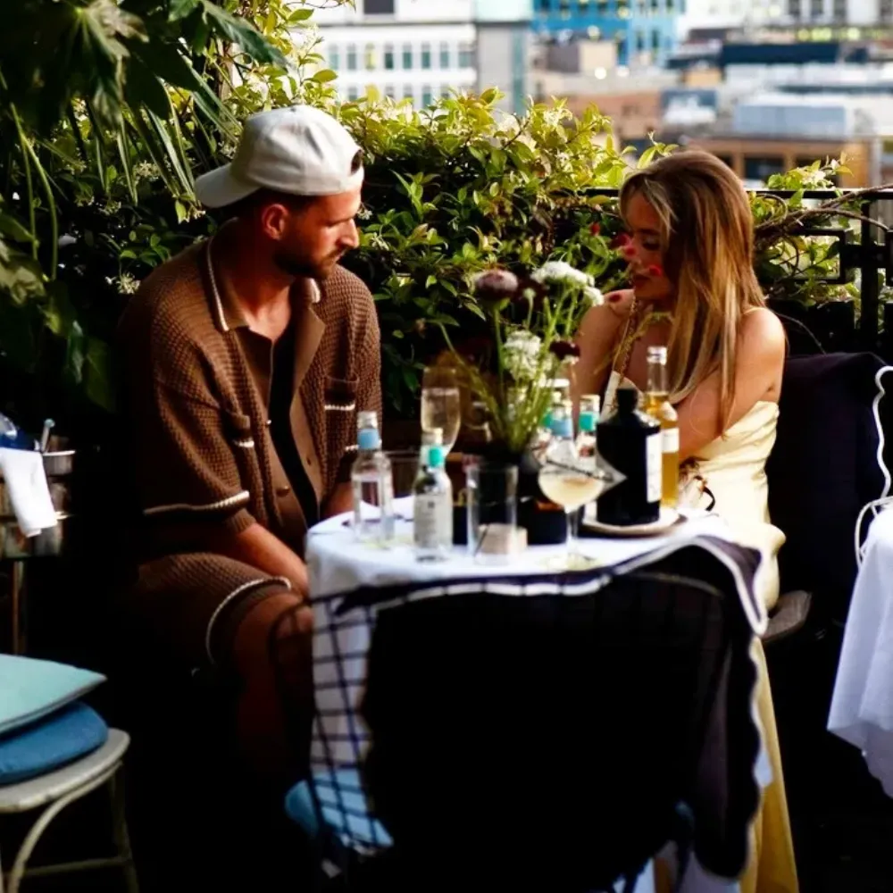 “They’ve quietly rekindled things” – Love Island’s Harriett Blackmore and Ronnie Vint spotted in emotional heart-to-heart just weeks after bitter Ibiza split, as insiders confirm the couple are back on but keeping it low-key - suong