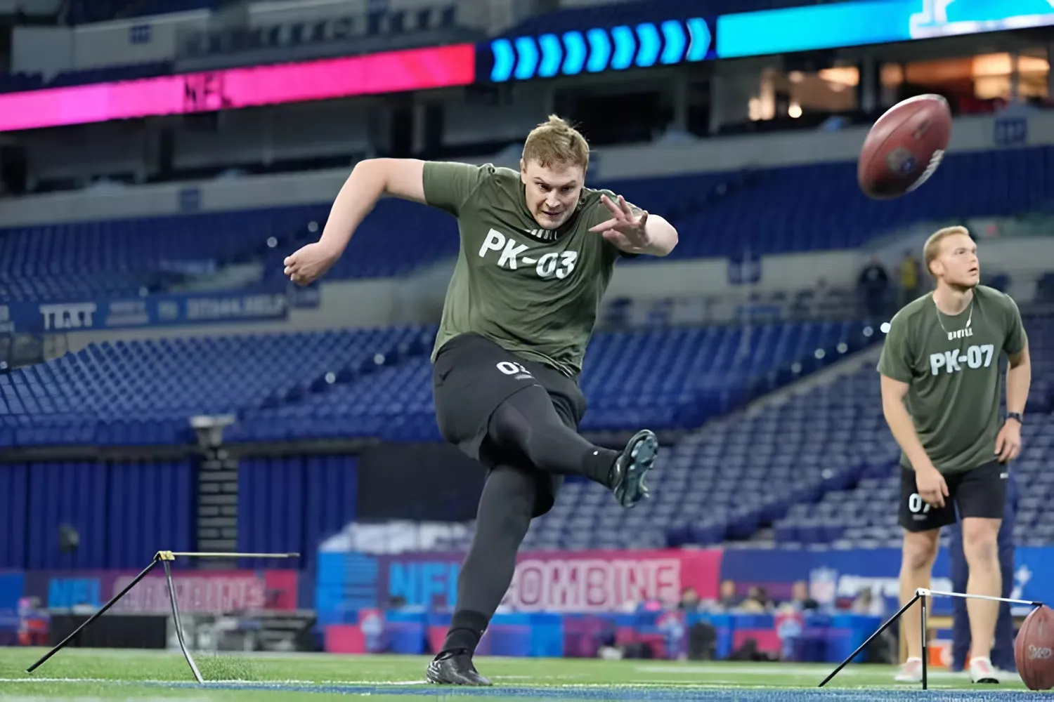 Jets sign viral ‘Thiccer Kicker’ in intriguing free agent move
