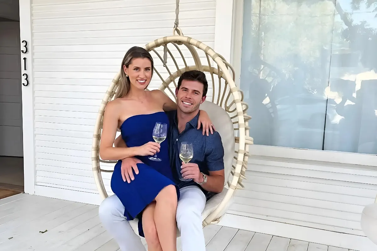 Zach & Kaity’s Fairy-Tale Vows: “God Brought Me to You” tram