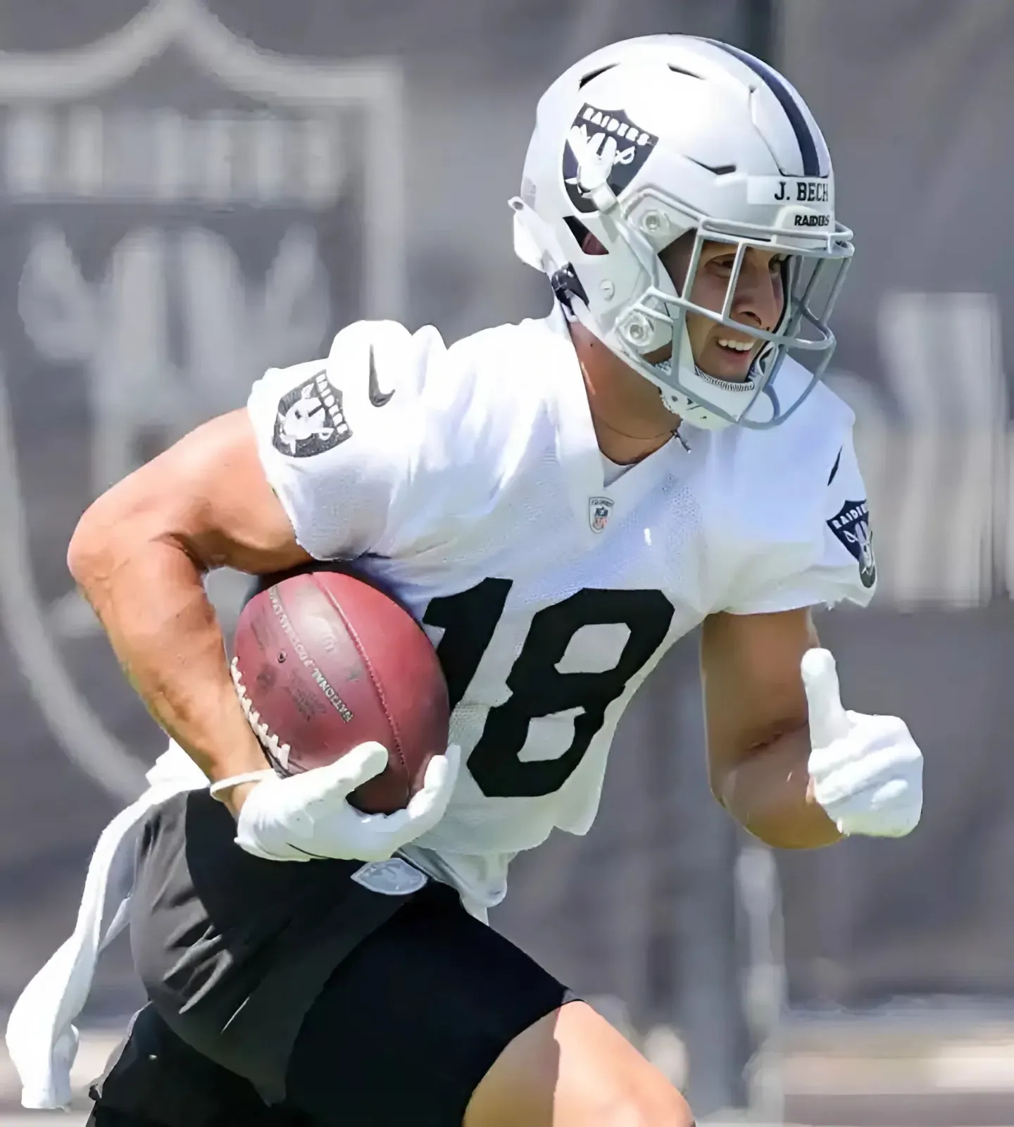Las Vegas Raiders Rookie Gets Eye-Catching Comparison to Hall of Famer