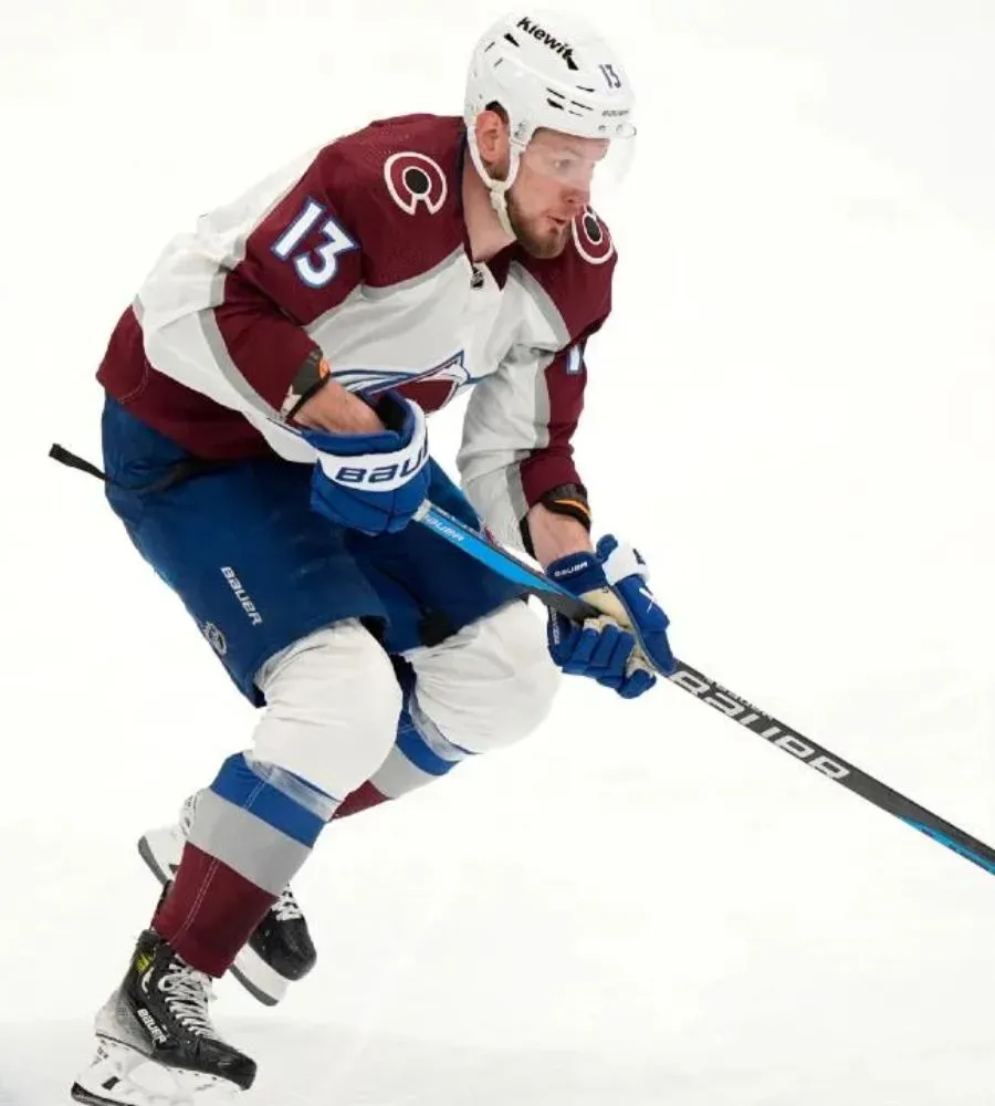 Former Stanley Cup Champion Named as Very Real Possibility to Replace Canucks 40-Goal Scorer