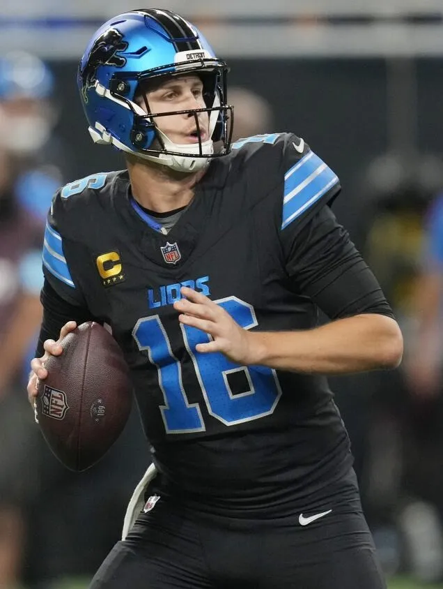 Lions Predicted to Have Unique Quarterback Dilemma This Season