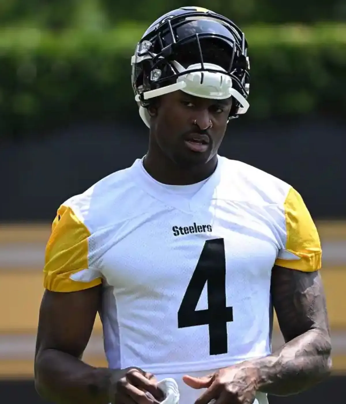 Seahawks GM Speaks out on Steelers ‘Aggressive’ Pursuit of WR DK Metcalf