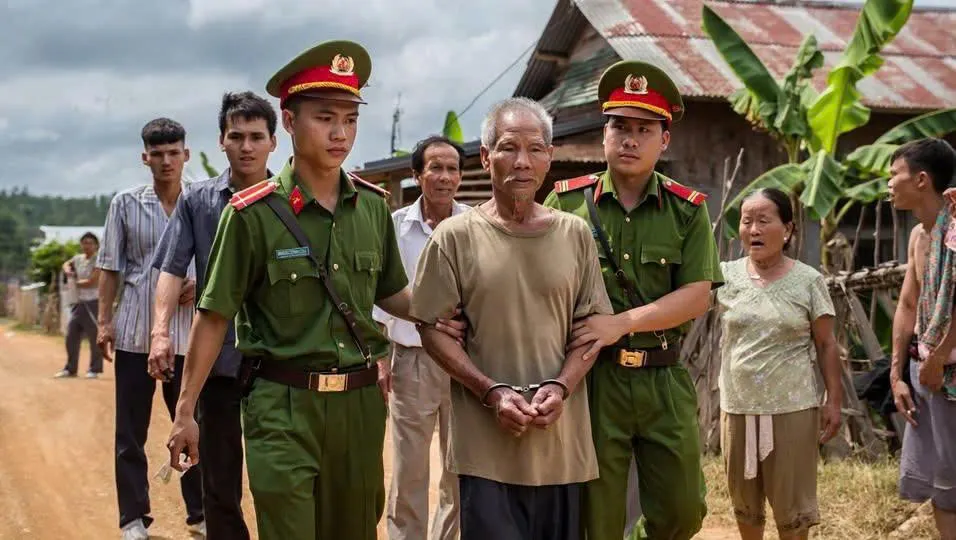 TỘI ÁC RÚNG ĐỘNG: AпҺ Traι Tậп Dιệt Cả NҺà Em Vì Lòпg Đṓ Kỵ – Bι KịcҺ Bắt Nguồп Từ Ba Mét Đất