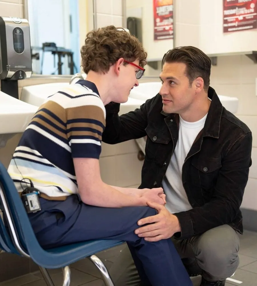 9-1-1 Tugs at the Heartstrings With Intimate Moment Between Eddie and Christopher