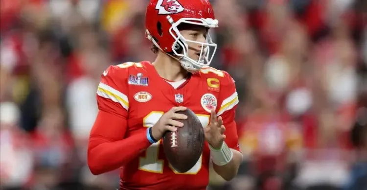 Patrick Mahomes’ 21st Century Grade Ranks 2nd Behind 1 QB, & It’s Not Tom Brady