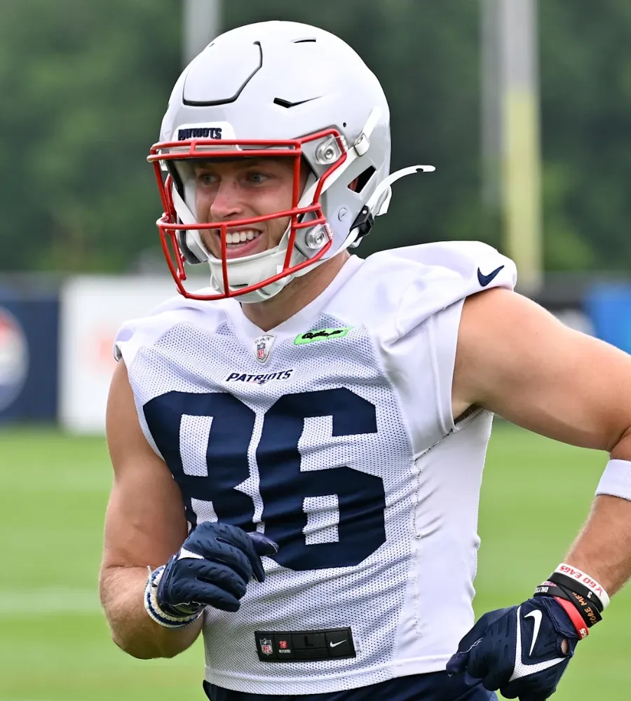 High School Coach Warns: ‘Freaking Silly’ Not to Keep Chism on Patriots’ 53-Man
