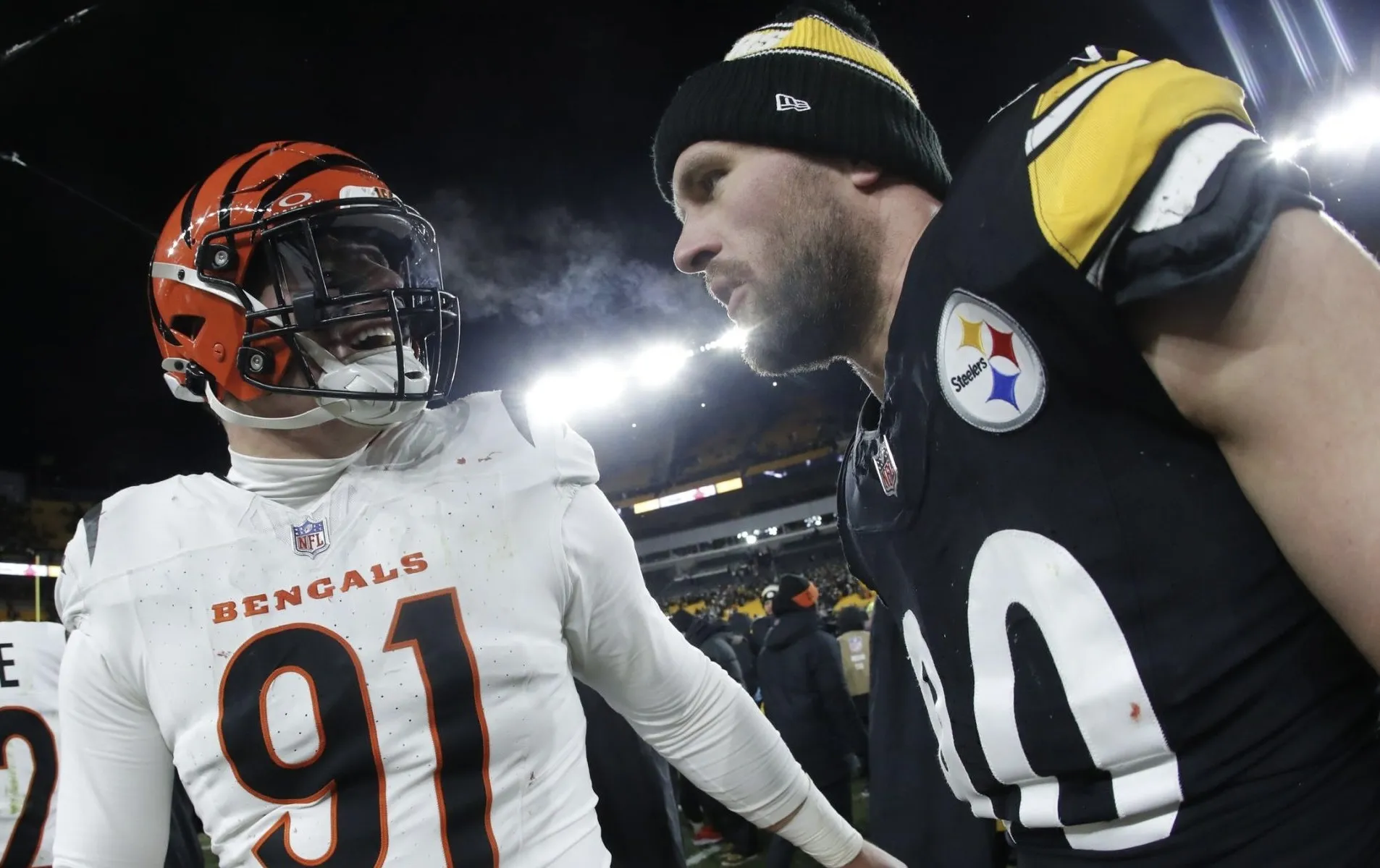 Steelers Rival Shows Love To TJ Watt As He Goes Through Contract Dispute