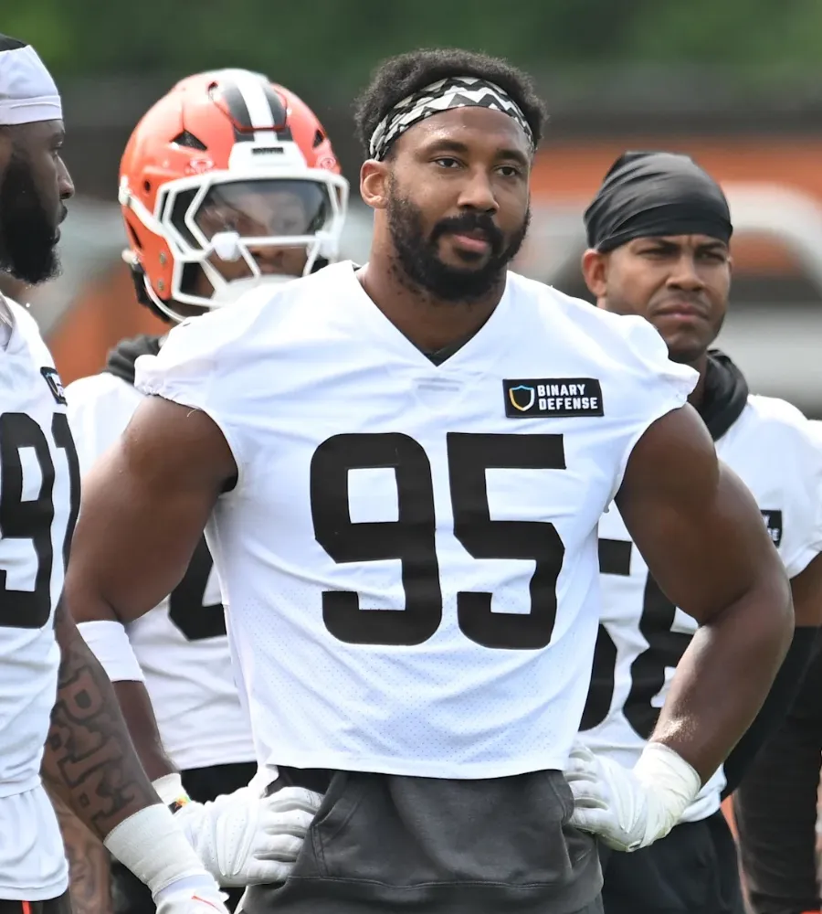 From Trade Demand to $160M Deal: Myles Garrett’s Cleveland Commitment Under Fire