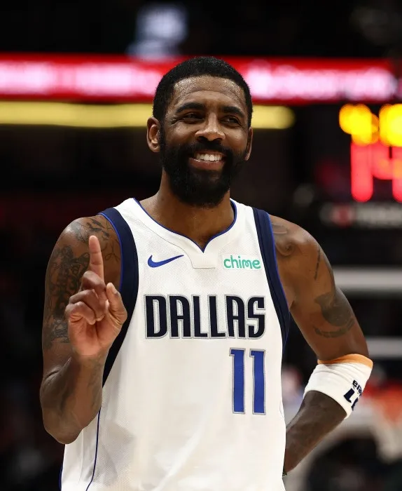 Kyrie Irving just made his next team overwhelmingly clear before Mavericks decision