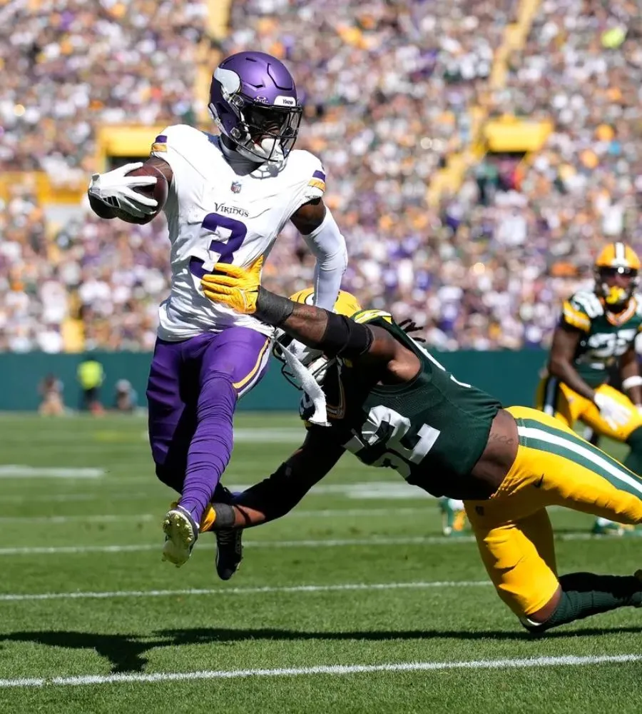 Vikings fans eating it up after rival QB torches Packers fanbase