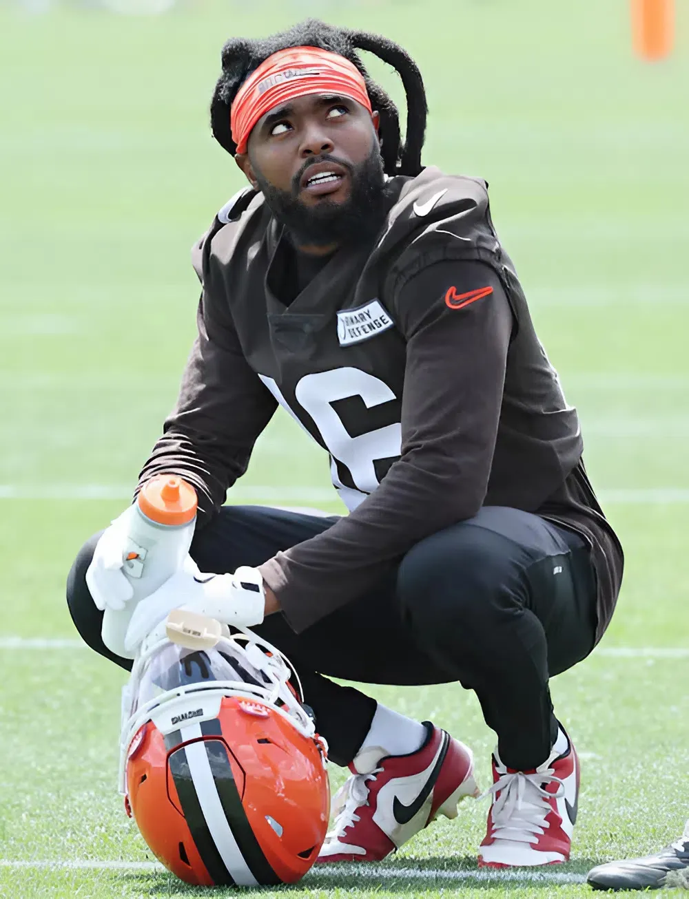 New Cleveland Browns WR Makes Prediction on Starting Quarterback Battle