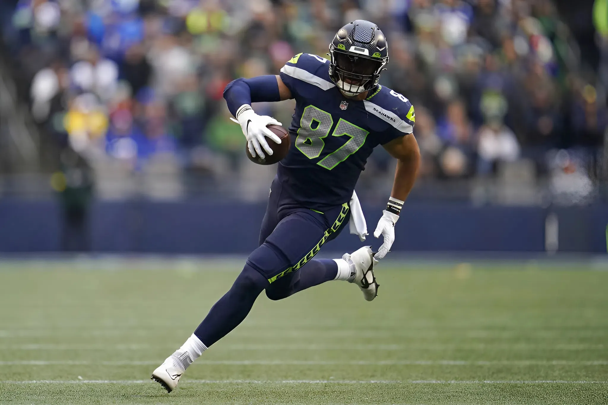 Seattle Seahawks insider suggests solution to Seattle's Noah Fant problem