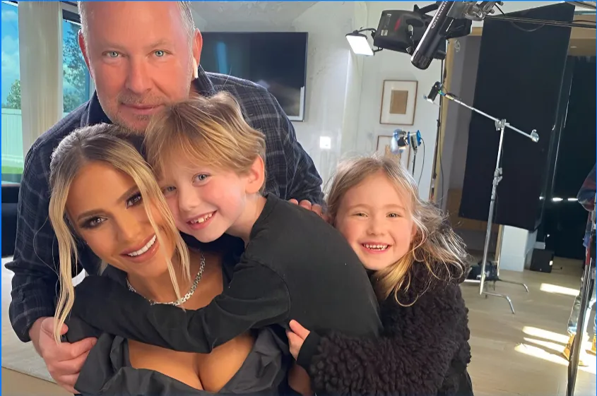 RHOBH’s Dorit Kemsley and PK Are at War Over Finances Amid “Nasty” Divorce & “Money Issues,” Plus Is He Still Dating Shana Wall? RHOBH’s Dorit Kemsley and PK Are at War Over Finances Amid “Nasty” Divorce & “Money Issues,” Plus Is He Still Dating Shana Wall?