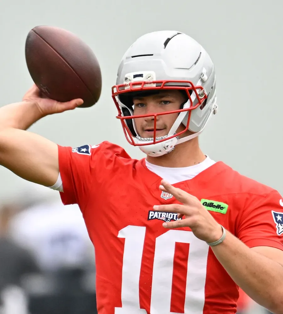 Analyst Issues Strong One-Word Take on Patriots' Offseason