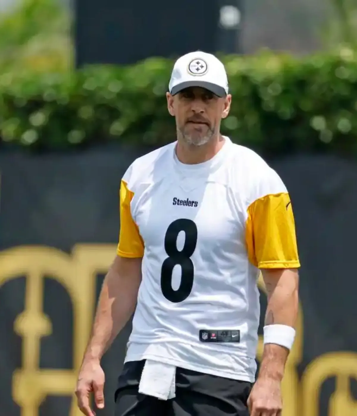 Steelers’ Aaron Rodgers Puts ‘Society’ on Blast Over His Private Life