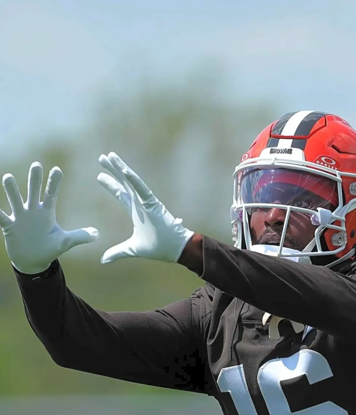Browns WR has surprising prediction about team's QB competition