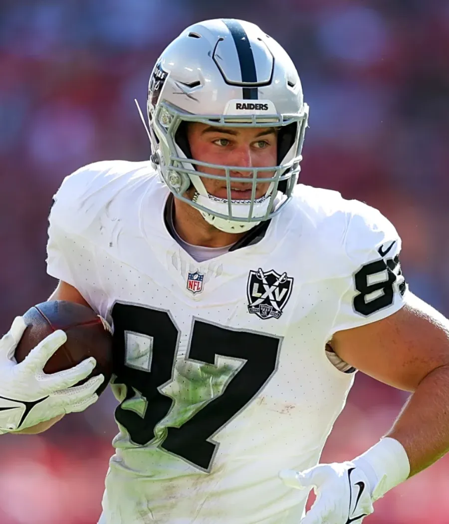 Raiders' overlooked offensive weapon got a lot of attention at mandatory minicamp, and no one is talking about it
