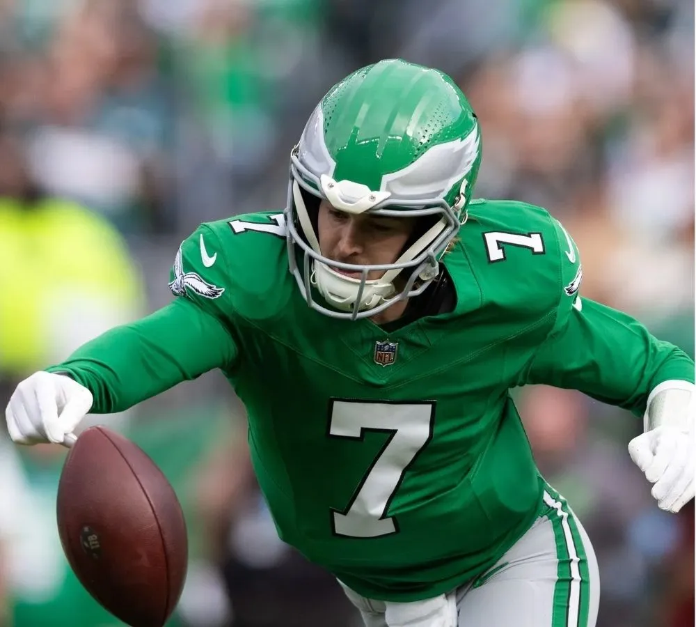 Ex Eagles QB Gets Surprising Prediction From All-Pro Wideout