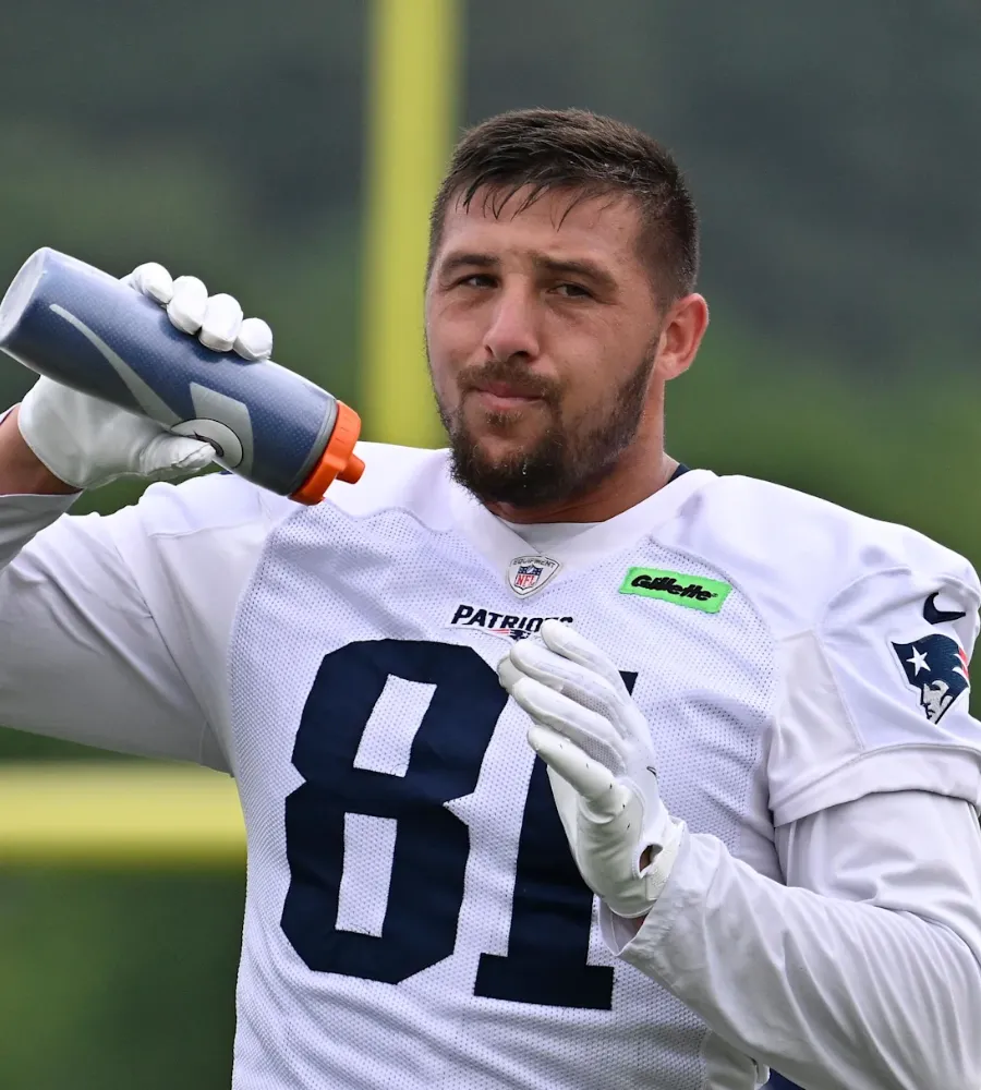 Patriots Go All‑In: Hooper Joins Elite ‘Tight End University’ to Supercharge 2025 Comeback!