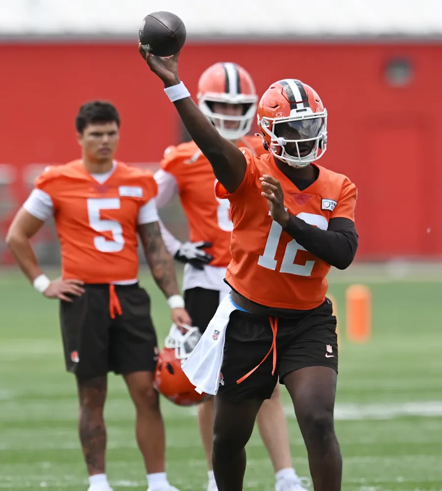 Browns’ QB Chaos Deepens: Four-Man Race Sparks Grim Future Warning!